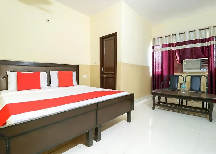 Oyo 69395 Hotel Crown Plaza
